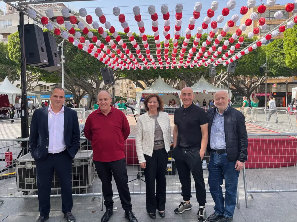 ARRANCA EN ALMORADÍ LA FERIA DE COMERCIO CON SABOR A FERIA DE ABRIL