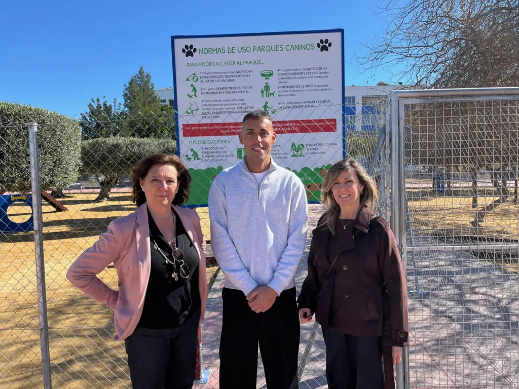 ALMORADÍ INAUGURA UN NUEVO PARQUE CANINO EN LA PLAZA DE LA AMISTAD PARA DAR RESPUESTA A LA DEMANDA VECINAL