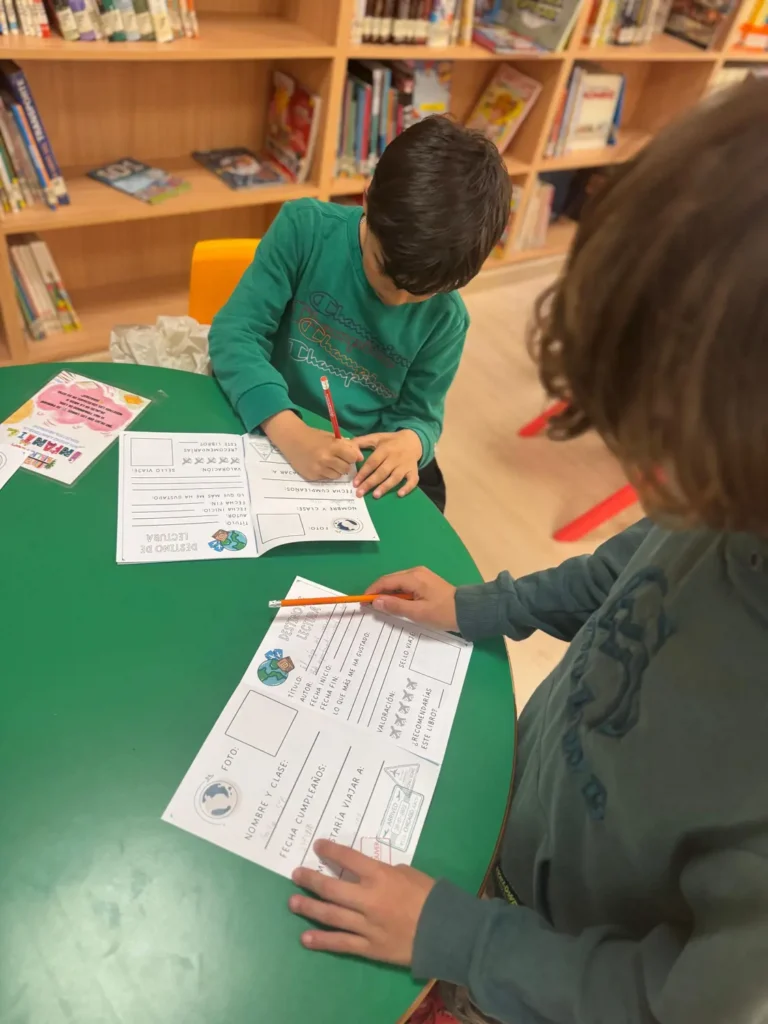 ¡LOS PEQUES DE LA ESCUELITA SE EMBARCAN EN UNA AVENTURA DE LECTURA!