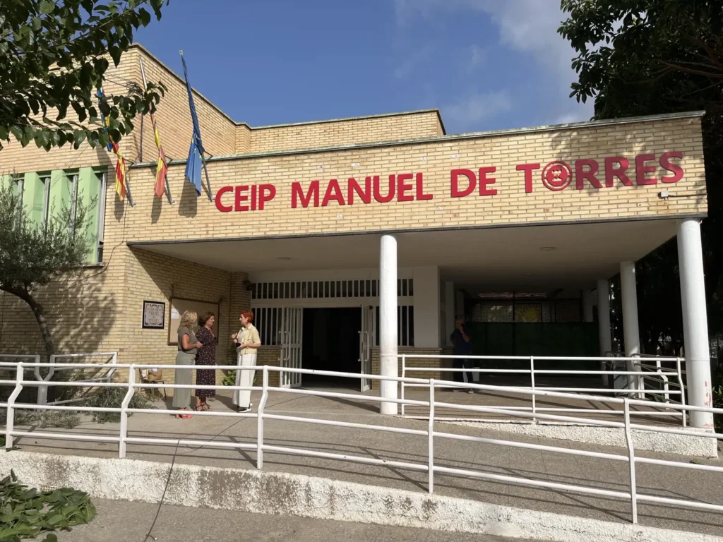 LAS OBRAS DE REFORMA Y AMPLIACIÓN DEL CEIP MANUEL DE TORRES AVANZAN A BUEN RITMO