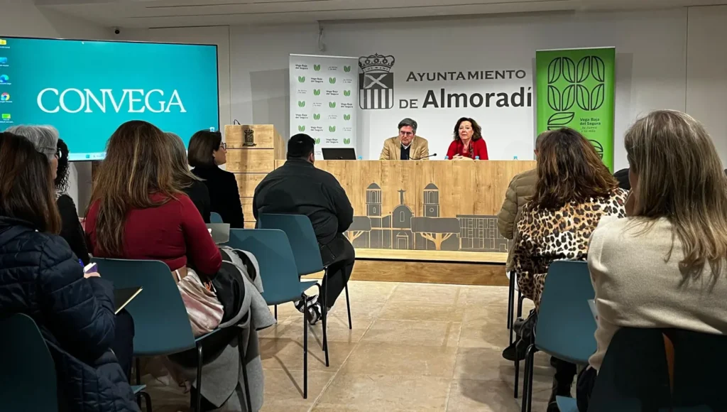 LA VEGA BAJA SE REUNE EN ALMORADÍ PARA IMPULSAR LA MESA COMARCAL DE TURISMO Y CONSOLIDAR LA COORDINACIÓN ENTRE MUNICIPIOS