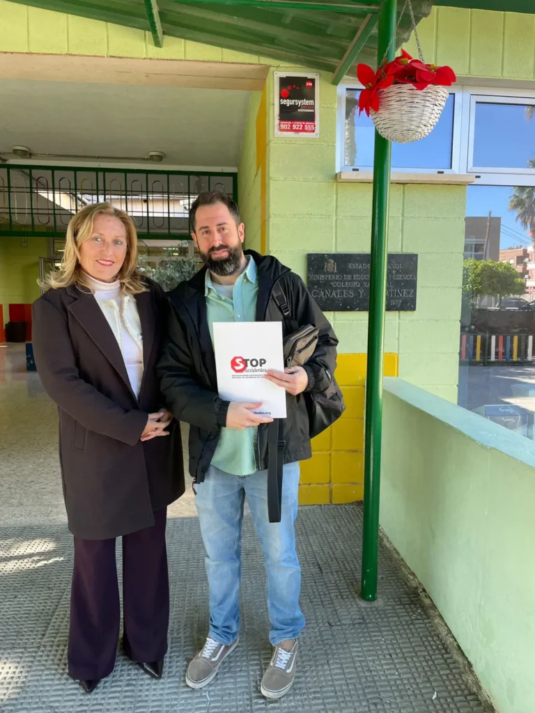 ALMORADÍ REFUERZA LA SEGURIDAD Y LA MOVILIDAD SOSTENIBLE EN SUS AULAS DE LA MANO DE STOP ACCIDENTES
